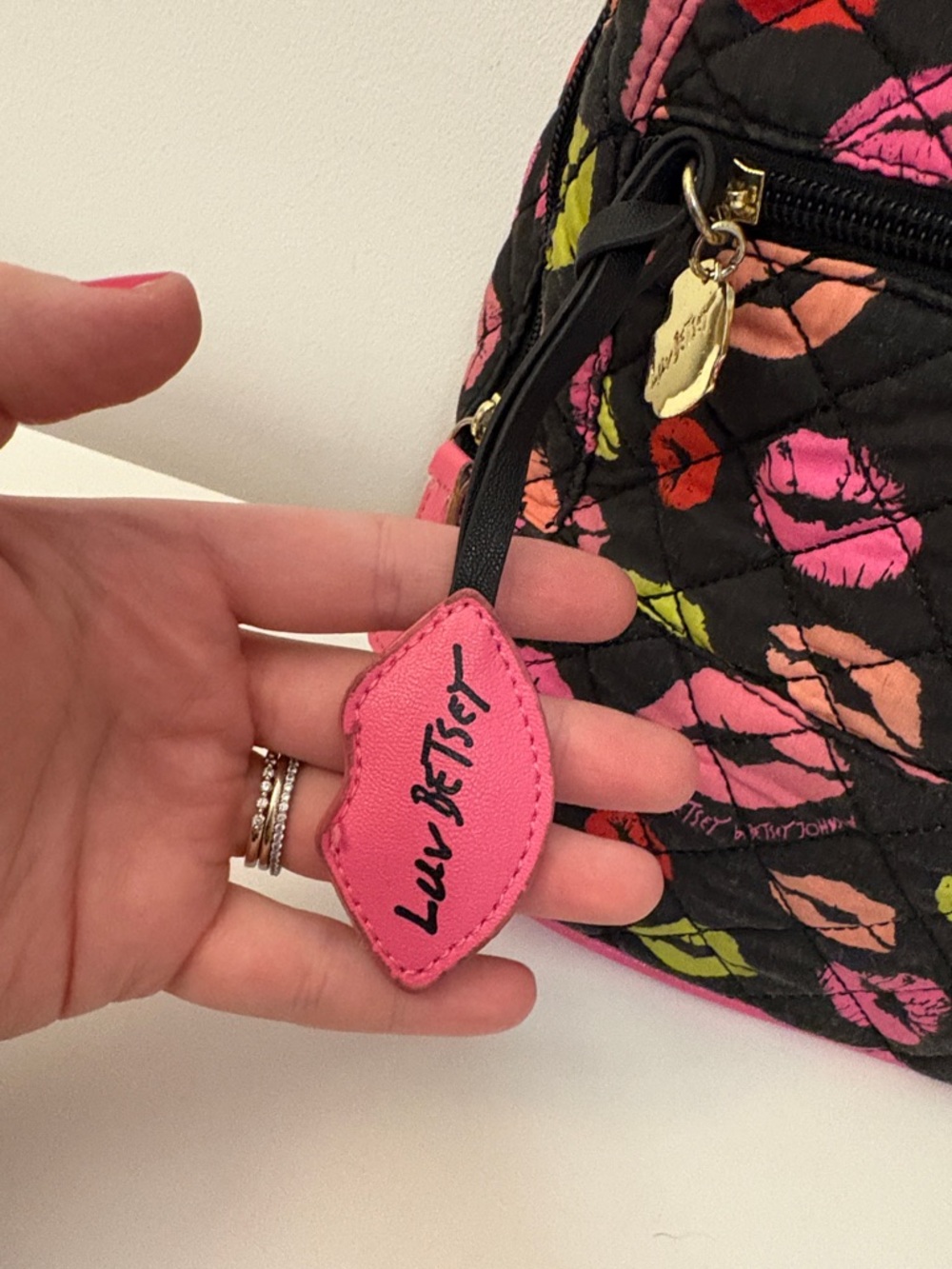 Betsey Johnson 💋 Black Quilted Mini Backpack with Multicolor Lip Print - Picture 3 of 8